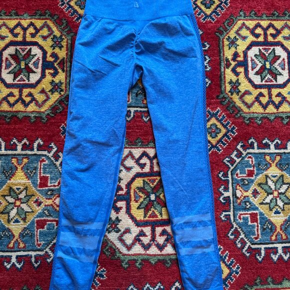 Buffbunny "BBL" Seamless Legging and workout top matching set - cutout detail - Picture 4 of 5